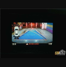Q5裝巡航定速，多功能方向盤(pán)按鍵，導(dǎo)航，倒車影像一體機(jī)