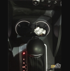 S3裝水杯架燈。