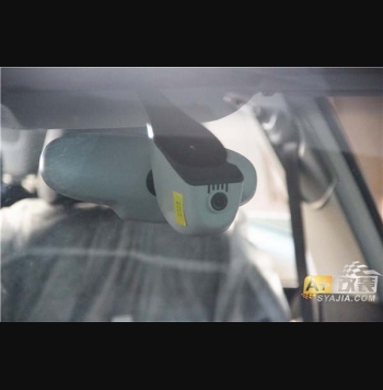 Q3隱藏記錄儀安裝，品牌導航倒車影像藍牙一體機，。