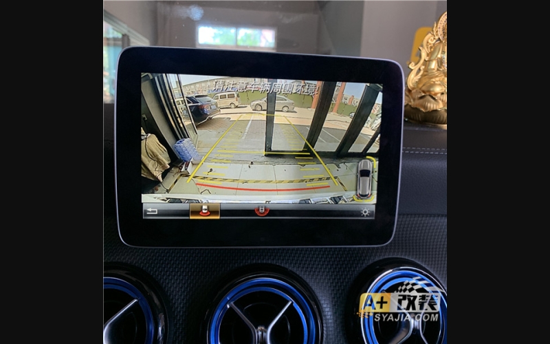 氛圍燈無(wú)鑰匙 倒車影像升級(jí) 奔馳GLA